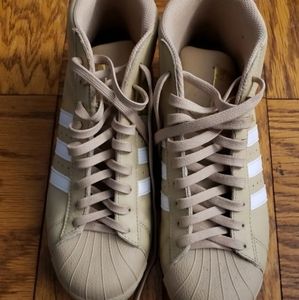 Adidas pro Model